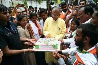 गृहमंत्री ताम्रध्वज साहू को जन्मदिन पर बधाई देने उमड़े लोग, सीएम, विस स्पीकर के अलावा कांग्रेस के दिग्गज नेताओं ने दी बधाई