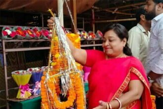 सजही फुलवा के फुलेरा… निर्जला व्रत रख सुहागिनों ने शुरू किया 36 घंटे का व्रत