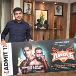 मुख्यमंत्री को 'द जंगल रंबल' प्रोफेशनल बॉक्सिंग फाइट का पहला टिकट भेंट