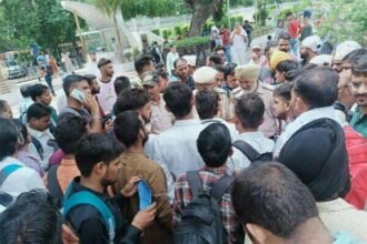 एक गलती पर रोजगार छिन रही आधार अथॉरिटी, अपनी मांगों को लेकर कल हड़ताल पर आपरेटर व संचालक