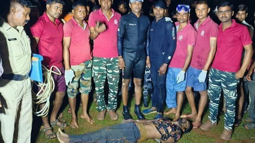 लोगों ने सोचा मजाक कर रहा इधर सच में नशेड़ी ने लगा दी गहरे मुरुम खदान में छलांग, फिर जो हुआ…