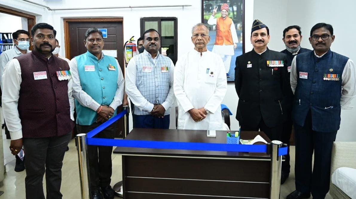 सैनिकों के साहस और वीरता से मिलती है देश प्रेम की सीख: गृहमंत्री श्री ताम्रध्वज साहू