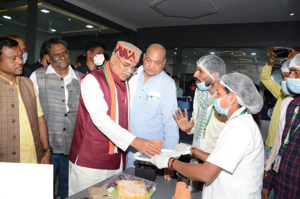 एक दिवसीय बस्तर प्रवास के दौरान नवाचार और उद्यमिता को प्रोत्साहन