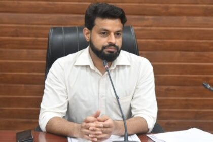 रिसाली में गंदगी देखकर नाराज हो गए कलेक्टर, कड़े शब्दों अधिकारियों से कहा, क्यों नहीं करते कार्रवाई