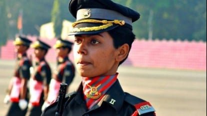 भारतीय सेना में महिलाएं-दिव्या अजित कुमार