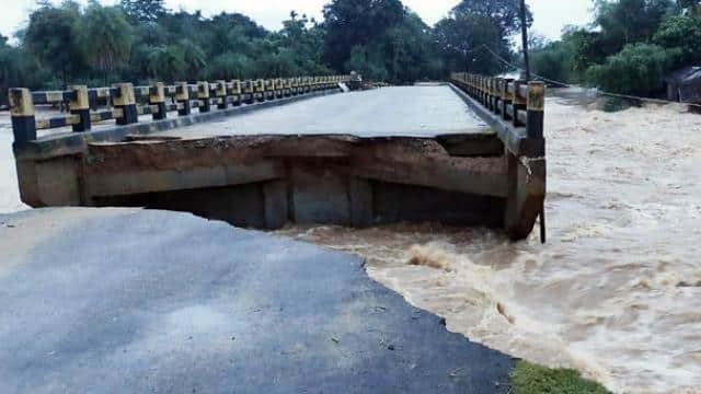 flood situation in bihar and assam ndrf deployed 120 teams in 20 states many death reported