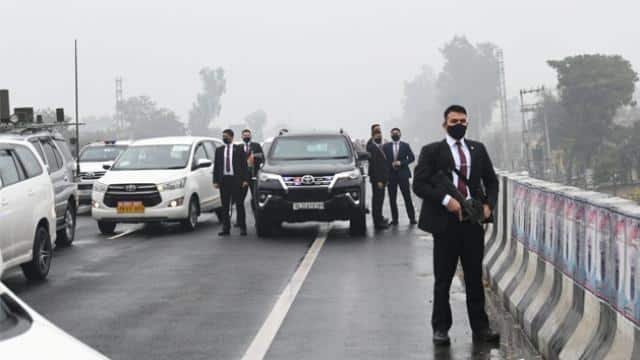 huge lapse in prime minister security in punjab pm modi stuck on flyover for 20 minutes