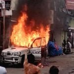 भाजपा का उग्र प्रदर्शन, पुलिस और प्रदर्शनकारियों के बीच हिंसक झड़प, गाडिय़ों में लगाई आग, किया जमकर तोडफ़ोड़