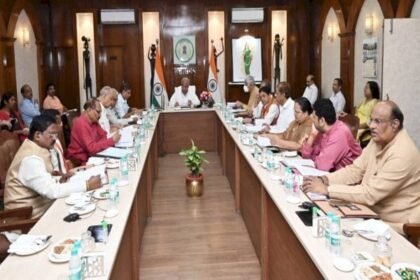 Big Breaking: छत्तीसगढ़ में 12,489 शिक्षकों की होगी भर्ती, लोकनिर्माण विभाग के भी भरें जाएंगे 43 पद, कैनिबेट ने लिया फैसला