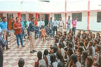 सरकारी हॉस्टल में ऐसा क्या हुआ कि छात्राएं 8 किमी. पैदल निकल गई कलेक्टर से मिलने, मचा हड़कंप