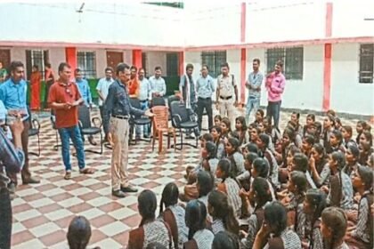सरकारी हॉस्टल में ऐसा क्या हुआ कि छात्राएं 8 किमी. पैदल निकल गई कलेक्टर से मिलने, मचा हड़कंप