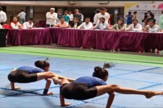 देखिए इन्हें रबर की गुडिय़ां की तरह कैसे हैं फैक्सिबल, ये नजारा है योग कॉम्पिटिशन का, जहां जुटे हैं प्रदेशभर के खिलाड़ी