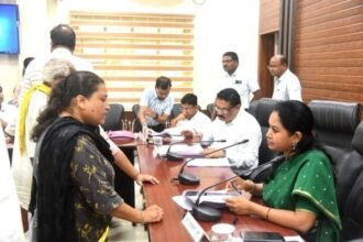 शहीद स्क्वाड्रन लीडर के स्मारक पर अवैध कब्जा, परिजनों ने लगाई कलेक्टर से मदद की गुहार, एक्शन में आए अधिकारी