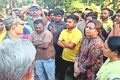 मूर्ति विसर्जन करने जा रहे ग्रामीणों पर पुलिस ने बरसाए डंडे, महिलाओं को भी पीटा, विरोध में हाइवे जाम, SDOP ने मांगी माफी