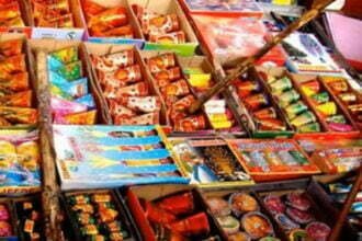 पटाखे फोड़ने और खरीदने वालों की खैर नहीं, जुर्माने के साथ हो सकती है की जेल