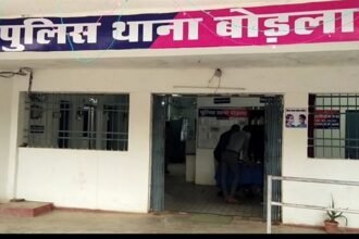 इसे कहते हैं उल्टी गंगा, रेड कार्रवाई करने गई पुलिस पर जुआरियों ने किया ईंट से हमला, हेड कांस्टेबल और एक आरक्षक घायल