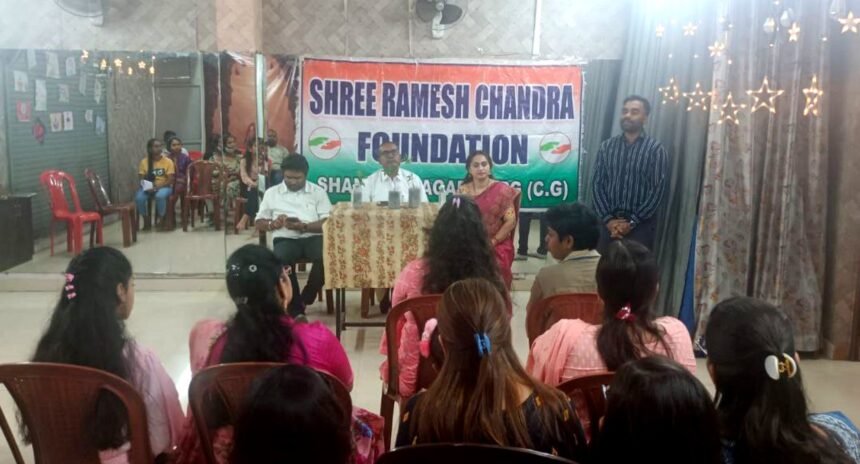 समाज में शत प्रतिशत योगदान देने बेटियों ने ली शपथ, कहा हमें बार-बार याद न दिलाएं हम बेटियां हैं…