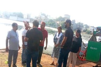 छठ महापर्व के लिए निगम ने कराई तालाबों और घाटों की सफाई, सुबह-सुबह निरीक्षण करने पहुंचे आयुक्त, कहा नहीं रहनी चाहिए कोई कमी