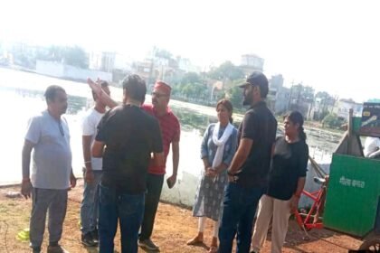 छठ महापर्व के लिए निगम ने कराई तालाबों और घाटों की सफाई, सुबह-सुबह निरीक्षण करने पहुंचे आयुक्त, कहा नहीं रहनी चाहिए कोई कमी