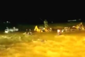 बड़ा हादसा: दुर्गा विसर्जन करने गए 8 लोगों की नदी में डूबने से मौत, तेज बहाव में बह गए 40 से ज्यादा लोग