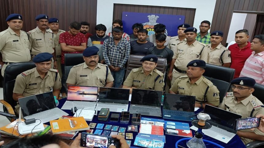 Big Breaking: दुर्ग पुलिस का एक्शन महादेव, करोड़ों के ऑन लाइन सट्टा का पर्दाफाश, भिलाई के 5 युवक सहित 9 आरोपी गिरफ्तार, इंटरनेशनल गिरोह से जुड़े तार