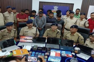 दुर्ग पुलिस ने ऑनलाइन सट्टा के लिए उपयोग होने वाले 7 बैंक एकाउंट से एक करोड़ रुपए फ्रीज कराया है।