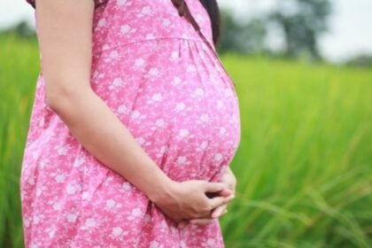 स्कूल में पढऩे वाली नाबालिग हुई गर्भवती, जब डॉक्टर ने बताया तो सुनकर उड़ गए मां-बाप के होश, फिर हुआ ये सब