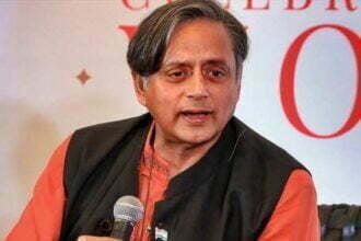 अध्यक्ष कौन? उम्मीदवारों के बीच सार्वजनिक बहस हो, जिससे लोग पार्टी को और समझेंगे- शशि थरूर