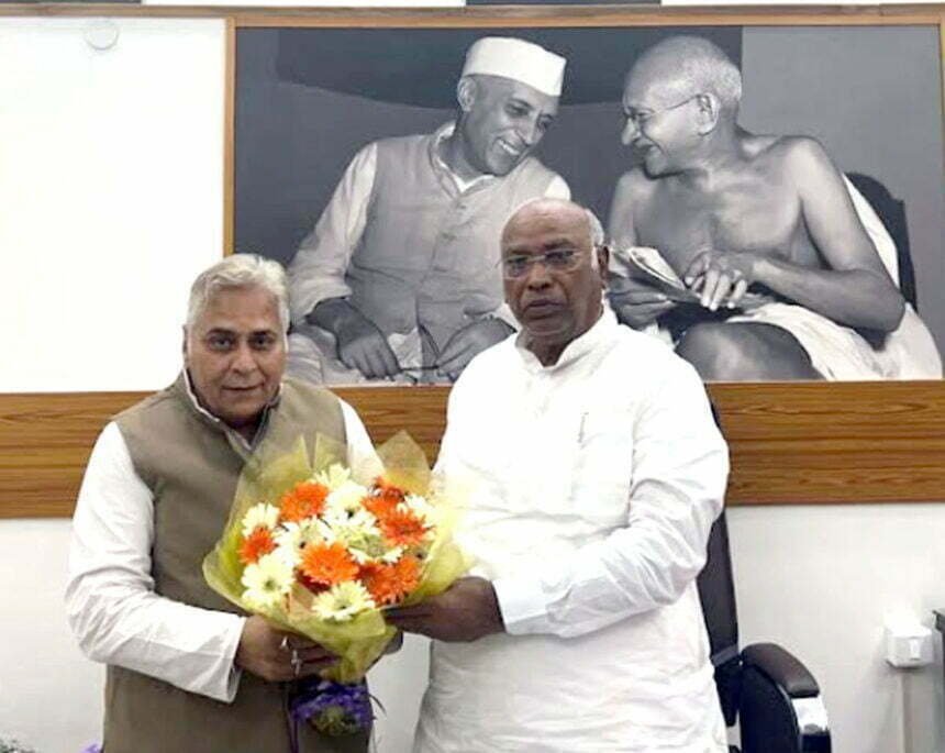 नए राष्ट्रीय अध्यक्ष खडग़े से विधायक वोरा ने की मुलाकात…कहा-सांस्कृतिक संवर्धन जनसशक्तिकरण एवं सुराज में भूपेश सरकार अव्वल