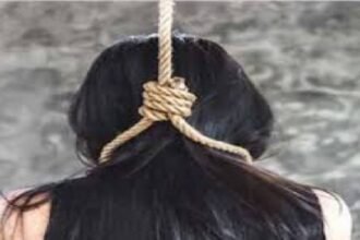 किराए के घर में भाई-बहन बनकर रहे रहे थे प्रेमी-प्रेमिका, अचानक हुआ कुछ ऐसा फंदे पर झूल गई प्रेमिका