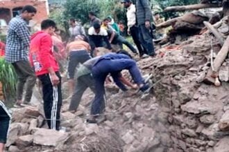 भूकंप के झटके से हिला उत्तर भारत, राजधानी दिल्ली में आधी रात को सहमे लोग, पड़ोसी देश में मची तबाही