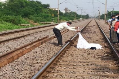 बिस्किट फैक्ट्री के मालिक ने ट्रेन के सामने कूदकर दी जान, दो टुकड़े में लाश देखकर बिलख उठे परिजन, बोले हमें नहीं पता क्यों किया सुसाइड