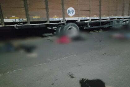 Breaking: छत्तीसगढ़ में भीषण सड़क हादसा, रात के अंधेरे में खड़े कंटेनर से टकराए बाइक सवार युवक, तीनों की मौके पर ही मौत