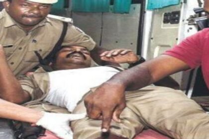 Big Breaking: हिंसक भीड़ ने थाने में किया हमला, 36 पुलिसकर्मी घायल, दास्तावेज नष्ट कर गाडिय़ों में लगाई आग, दौड़ा-दौड़ाकर वर्दी वालों को पीटा