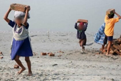 स्कूल से लापता 4 छात्राएं तमिलनाडु के ईंट भट्ठे में मजदूरी करते मिली, जब टीम ने दी दस्तक तो छुड़ाकर लाए 16 नाबालिगों को