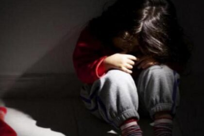 शर्मनाक: 6 वीं की बच्ची से 57 साल के अधेड़ ने किया बलात्कार, घुमाने के बहाने ले गया और कर दी हैवानियत