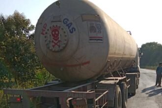 Road Accident: गैस टैंकर की टक्कर से बाइक सवार दो युवकों की मौत, भाग निकला चालक