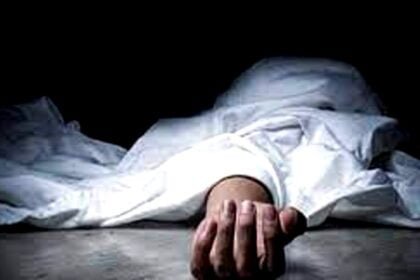 खाट पर सोई मां का जब बेटे ने हटाया कंबल तो फट गया कलेजा, खून से लथपथ मरी पड़ी थी मां, पिता था किराए के घर से फरार