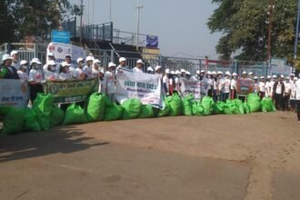 खारून नदी में नेहरू युवा केंद्र द्वारा चलाया महा स्वच्छता अभियान