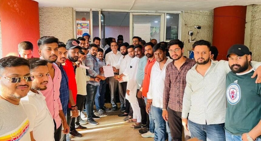 युवा कांग्रेस ने भिलाई स्टील प्लांट के नगर सेवा विभाग को ज्ञापन सौंपकर बीएसपी कर्मियों और बीएसपी टाउनशिप की समस्याओं से अवगत कराया।