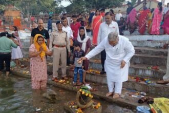 आस्था के पावन पर्व कार्तिक पूर्णिमा पर विधायक पहुंचे शिवनाथ तट, जनसुविधाओं के लिए 10 लाख की स्वीकृति