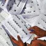 देश के इस नामचीन नेता का वोट देने का अधिकार खत्म, मतदाता सूची से कटा नाम