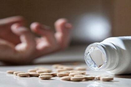 तहसील कार्यालय में ऑपरेटर ने ऑफिस के अंदर ही खा लिया चूहा मार दवा, बेहोश होते ही मचा हड़कंप, फिर…