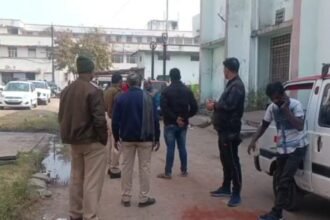 MP से आरोपी को लेकर आ रही CG पुलिस की गाड़ी पलटी, ड्रायवर की मौत, 5 पुलिसकर्मी घायल, ASI की हालत गंभीर