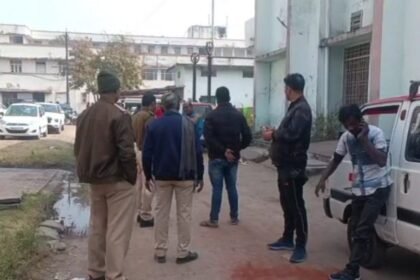 MP से आरोपी को लेकर आ रही CG पुलिस की गाड़ी पलटी, ड्रायवर की मौत, 5 पुलिसकर्मी घायल, ASI की हालत गंभीर