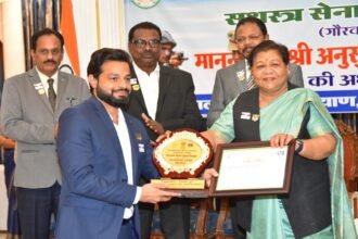 Armed Forces Flag Day: सेना के कल्याण के लिए दुर्ग जिले का विशेष योगदान, राज्यपाल ने किया सम्मानित