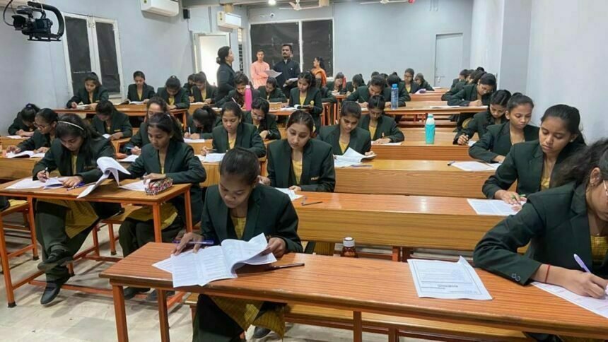 Good News: NEET UG एवं IIT की कोचिंग के लिए हर 15 दिन में होंगे निशुल्क मॉक टेस्ट