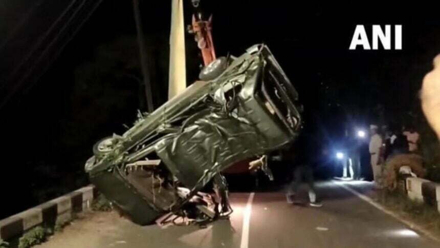 बड़ा हादसा: 40 फुट गहरी खाई में गिरी कार, आठ श्रद्धालुओं की दर्दनाक मौत