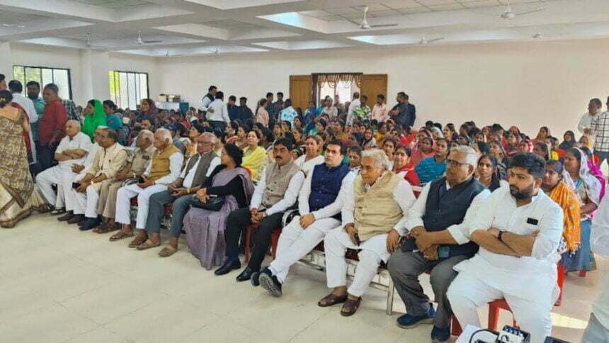 मोतीलाल वोरा जयंती: अपने राजनीतिक पुरोधा की जयंती मनाने कांग्रेस भवन में उमड़ा जनसैलाब