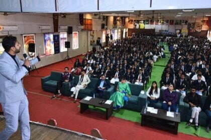 केपीएस में कैरियर काउंसिलिंग का आयोजन, सीए राहुल बत्रा ने बताई सफलता की परिभाषा